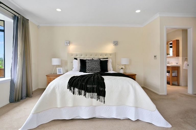 Photo of property in 2a Victoria Street, Cambridge, 3434