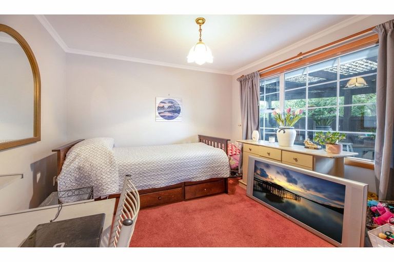 Photo of property in 3 Leeman Place, Redwood, Christchurch, 8051