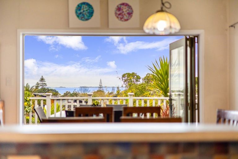 Photo of property in 2/22 Hastings Road, Mairangi Bay, Auckland, 0630