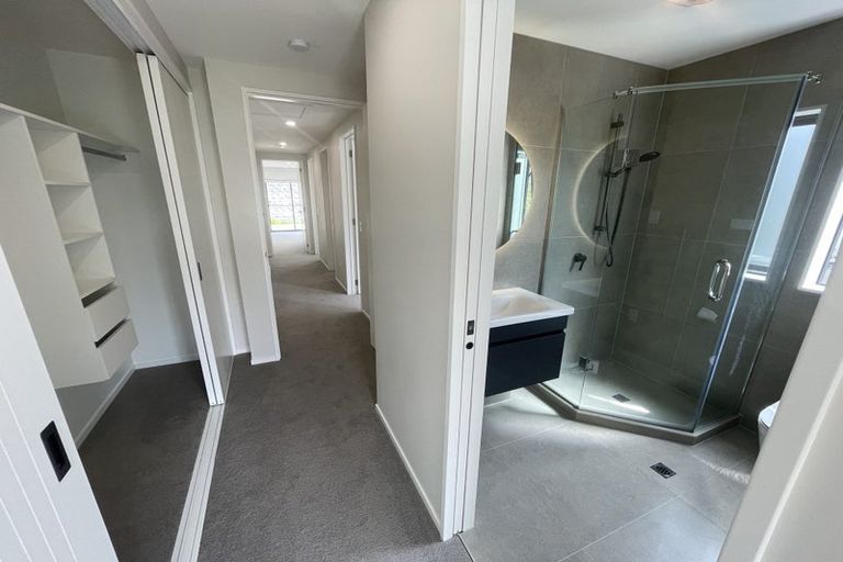 Photo of property in 2/10b Huka Road, Birkenhead, Auckland, 0626