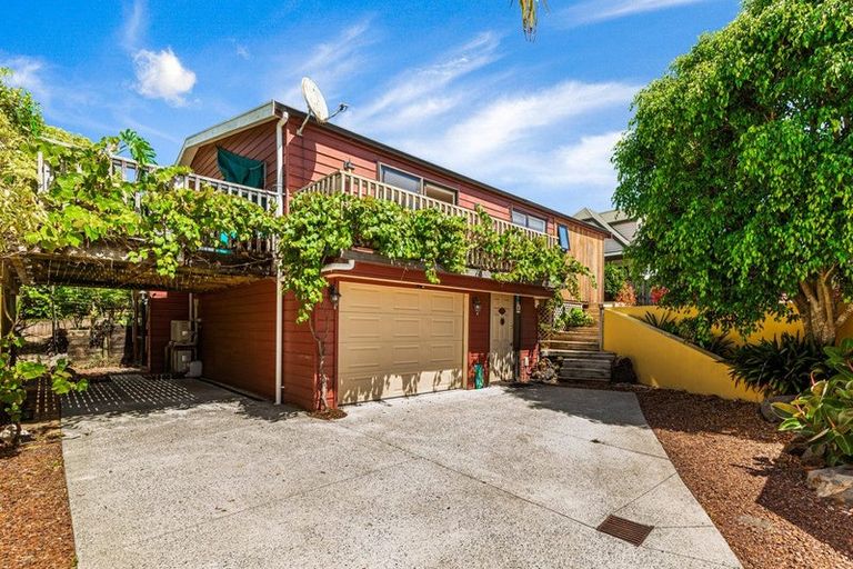 Photo of property in 29a Clayburn Road, Glen Eden, Auckland, 0602