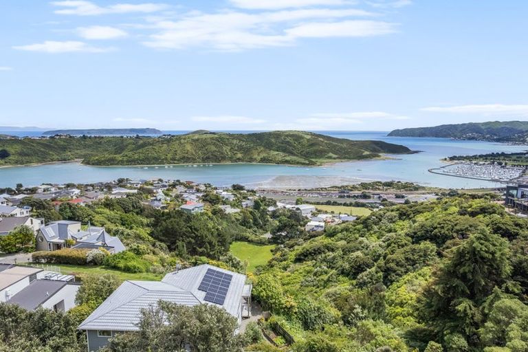 Photo of property in 11 Lauderdale Road, Papakowhai, Porirua, 5024