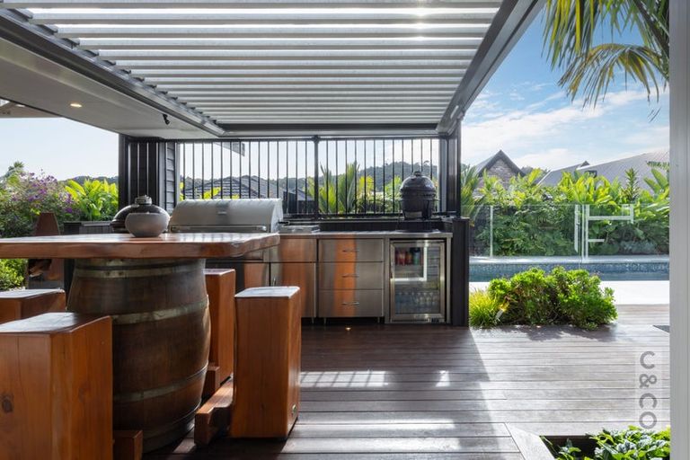 Photo of property in 212 Matua Road, Kumeu, 0810