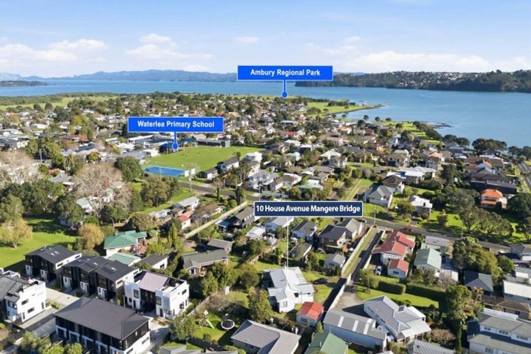 Photo of property in 10 House Avenue, Mangere Bridge, Auckland, 2022