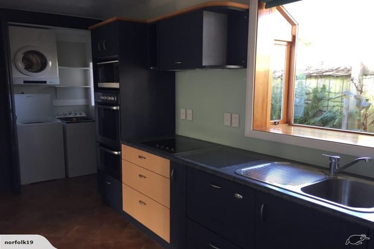 Photo of property in 98 Melbourne Road, Island Bay, Wellington, 6023