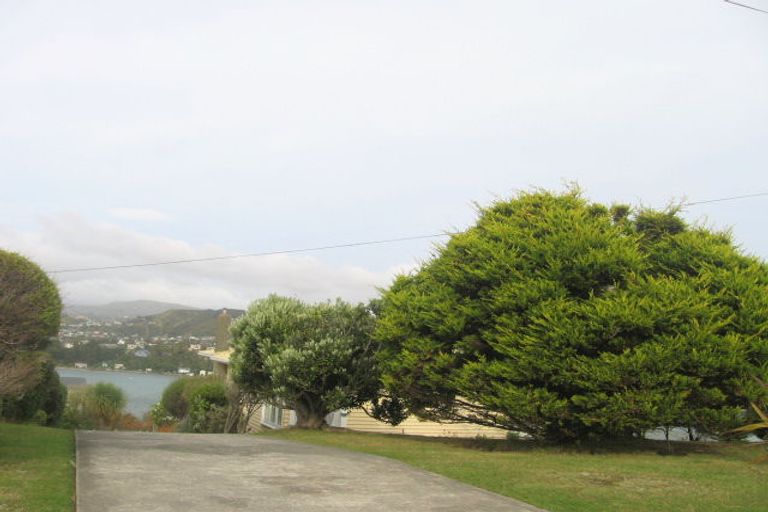 Photo of property in 46 Mana View Road, Paremata, Porirua, 5026