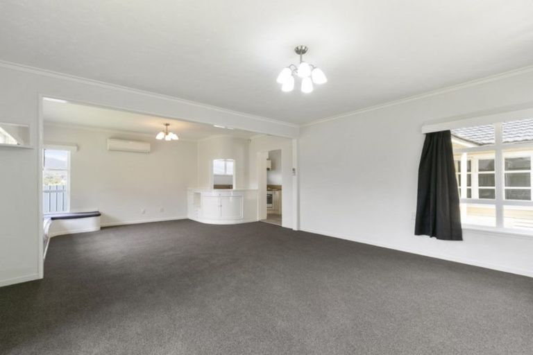 Photo of property in 286 Grounsell Crescent, Belmont, Lower Hutt, 5010