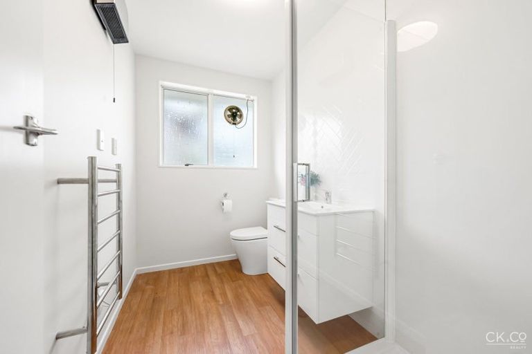 Photo of property in 1/31 Gemstone Drive, Birchville, Upper Hutt, 5018