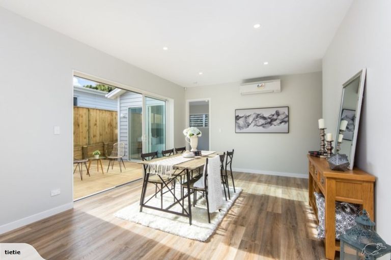 Photo of property in 10 Barrique Road, Kumeu, 0810