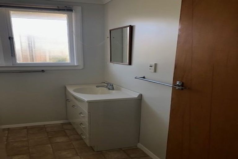 Photo of property in 74 Brandon Street, Featherston, 5710