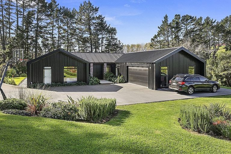 Photo of property in 68 Parrs Road, Hurworth, New Plymouth, 4371