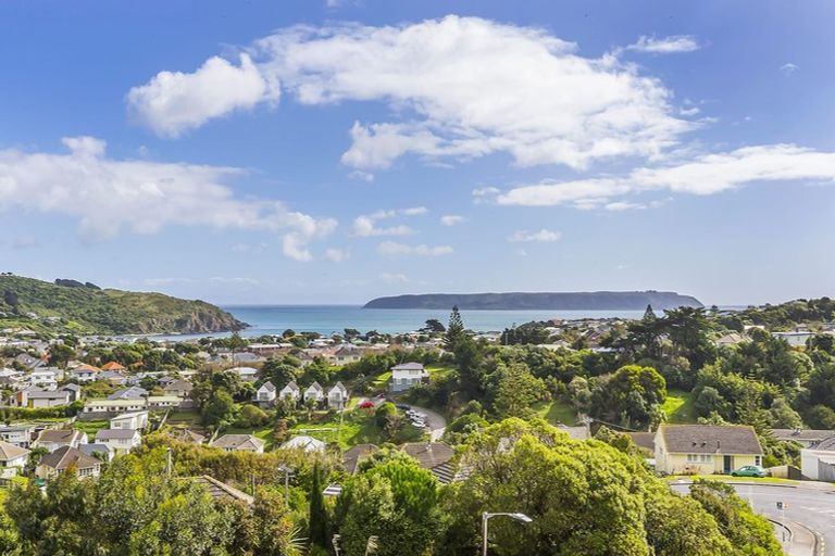 Photo of property in 1 Mapplebeck Street, Titahi Bay, Porirua, 5022