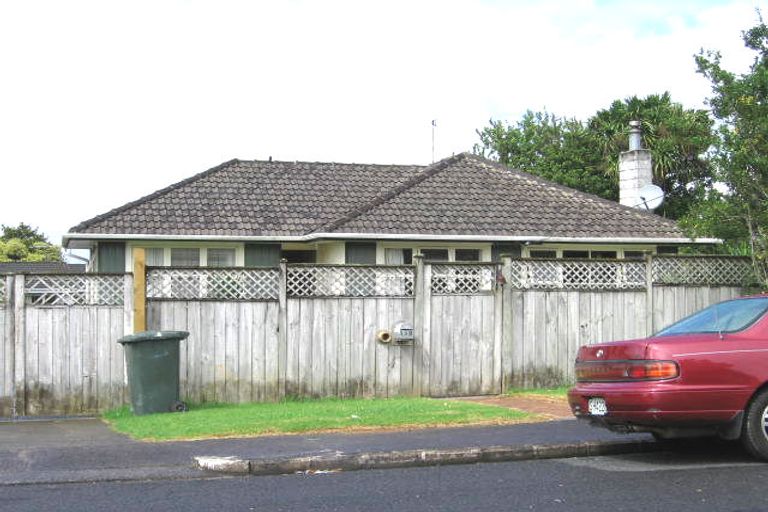 Photo of property in 139 Tirimoana Road, Te Atatu South, Auckland, 0602