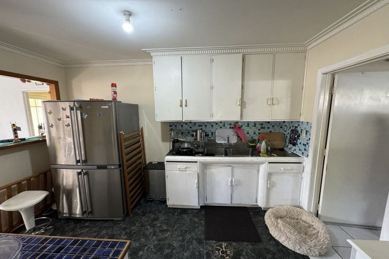 Photo of property in 1/3170 Great North Road, New Lynn, Auckland, 0600