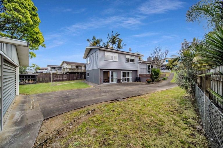 Photo of property in 6 Snowden Place, Opaheke, Papakura, 2113