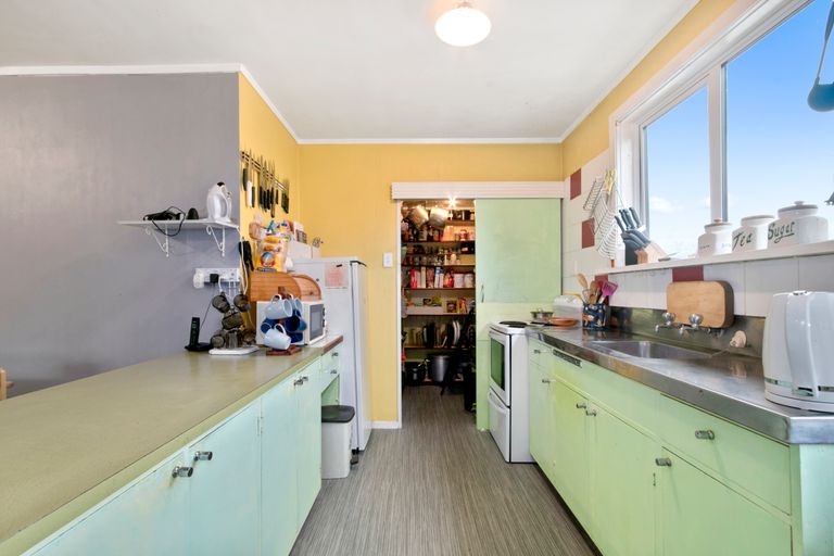 Photo of property in 69 Godley Street, Waiwhetu, Lower Hutt, 5010