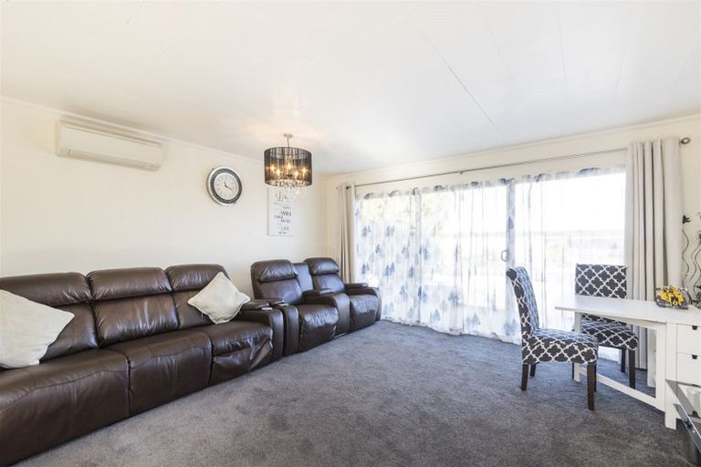 Photo of property in 1a Ruamahanga Crescent, Terrace End, Palmerston North, 4410