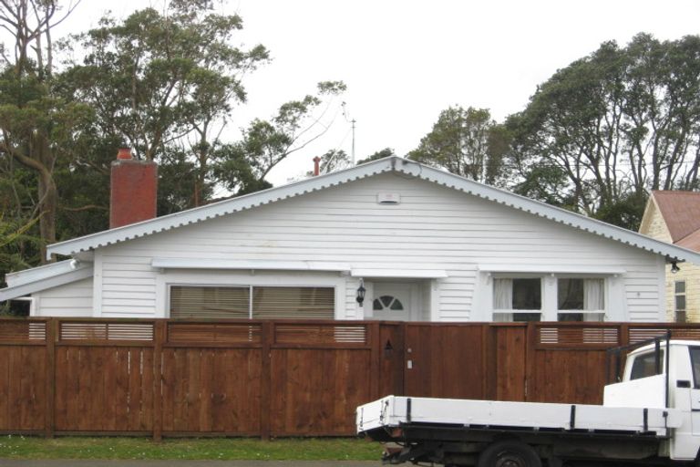 Photo of property in 16 Omata Road, Westown, New Plymouth, 4310