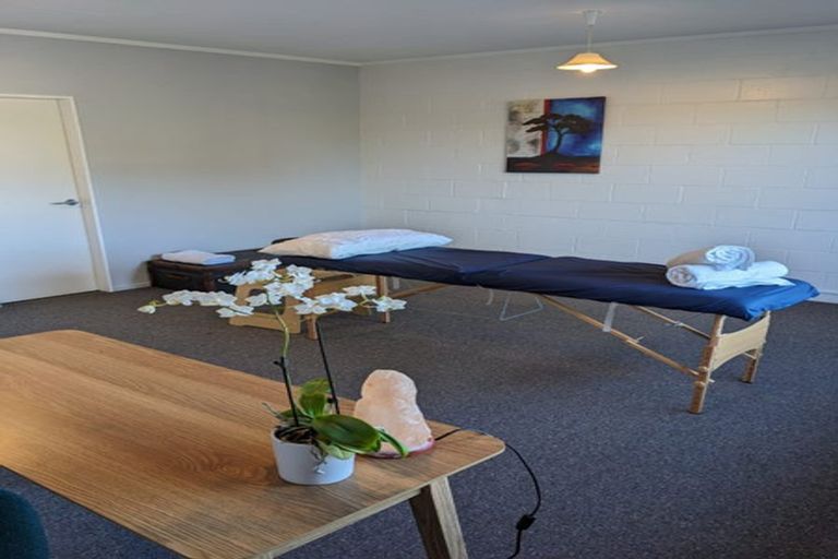 Photo of property in 28 Glen Road, Raumati South, Paraparaumu, 5032