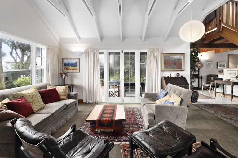 Photo of property in 157 Marine Parade, Eastbourne, Lower Hutt, 5013