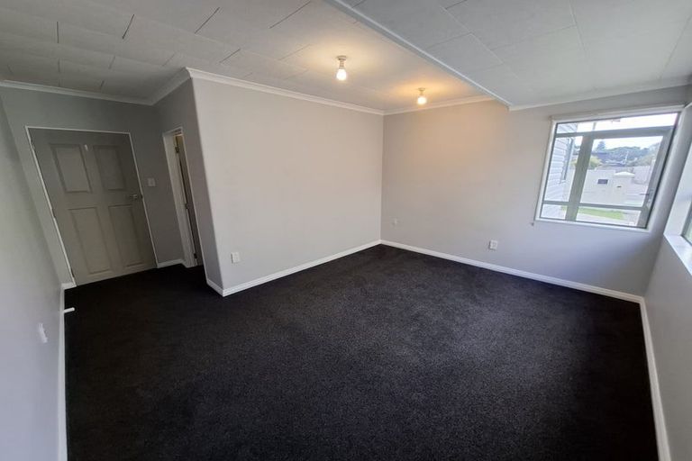 Photo of property in 53 Wallace Place, Westown, New Plymouth, 4310