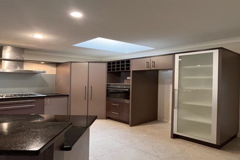 Photo of property in 8 Terrasini Drive, Flat Bush, Auckland, 2019