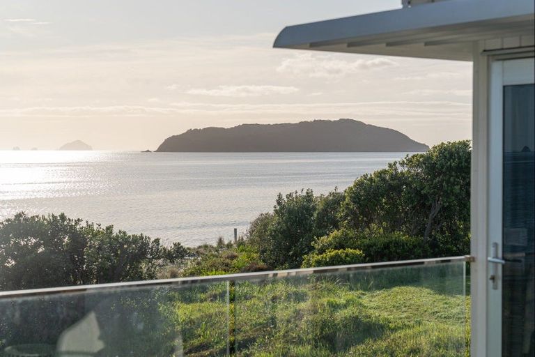 Photo of property in 92 Ocean Beach Road, Tairua, 3508