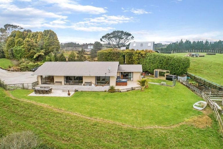 Photo of property in 95 Cherrington Road, Clevedon, Papakura, 2582