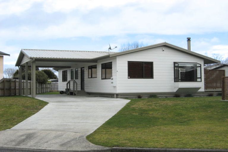 Photo of property in 5 Gibbs Place, Kinloch, Taupo, 3377