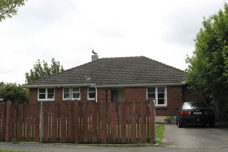 Photo of property in 13 Bevin Place, Bryndwr, Christchurch, 8053