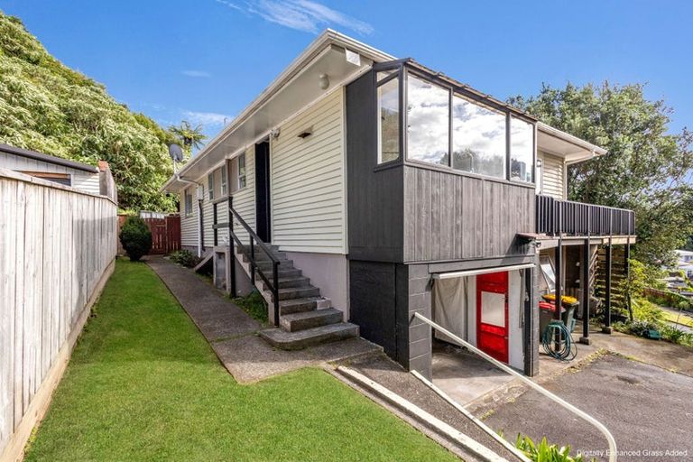 Photo of property in 50 Seaview Road, Marfell, New Plymouth, 4310