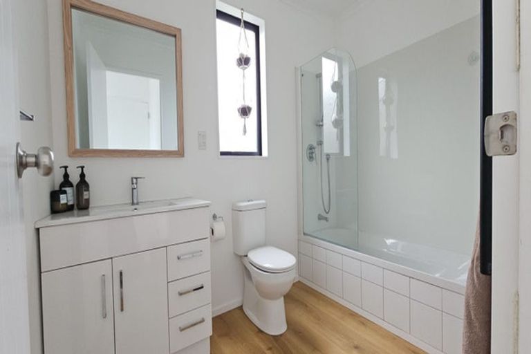 Photo of property in 44 Moana Street, Otaki Beach, Otaki, 5512