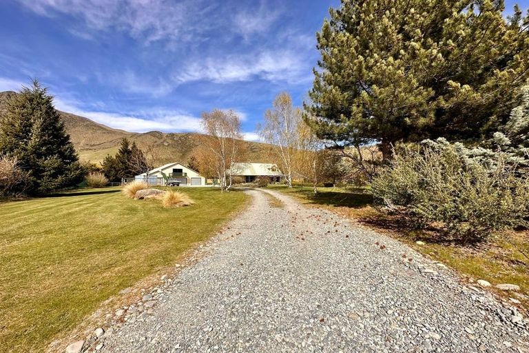 Photo of property in 20 Ahuriri Drive, Omarama, 9412