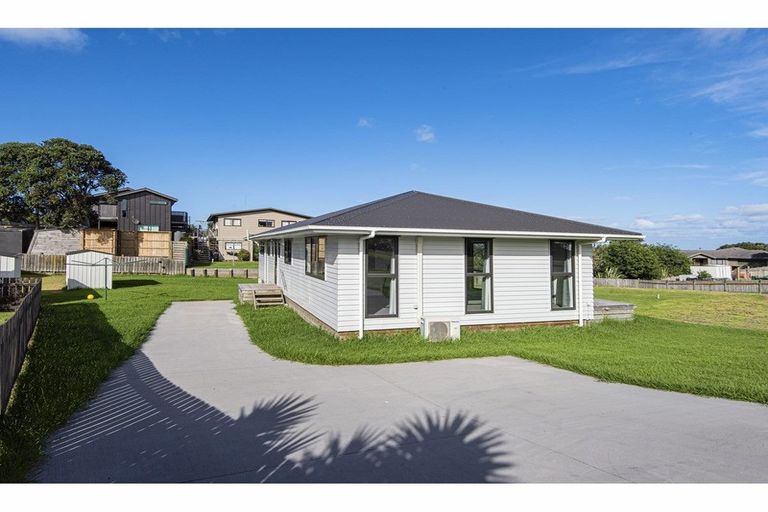 Photo of property in 27 Sunset Drive, Baylys Beach, Dargaville, 0377
