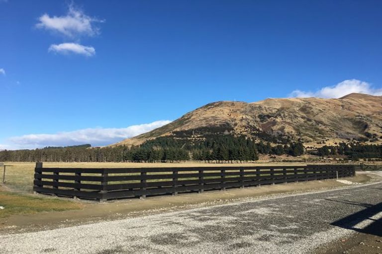 Photo of property in 52 Orchard Road, Wanaka, 9382