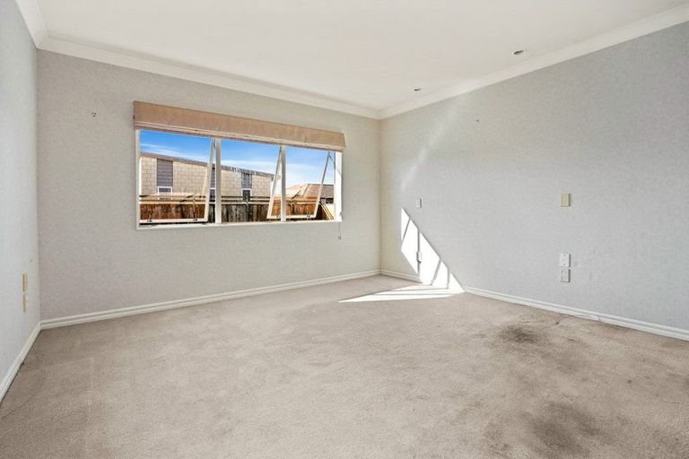 Photo of property in 12 Lucombe Place, Cambridge, 3434