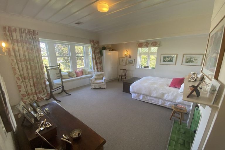 Photo of property in 25 Saint Michaels Crescent, Kelburn, Wellington, 6012