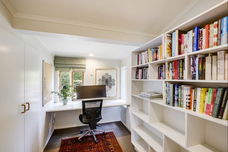 Photo of property in 16 Kopanga Road, Havelock North, 4130