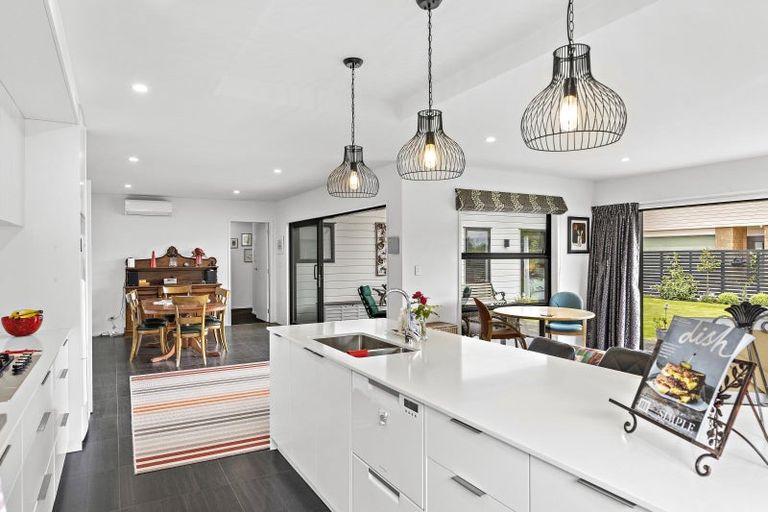 Photo of property in 5 James Kidd Place, Greytown, 5712