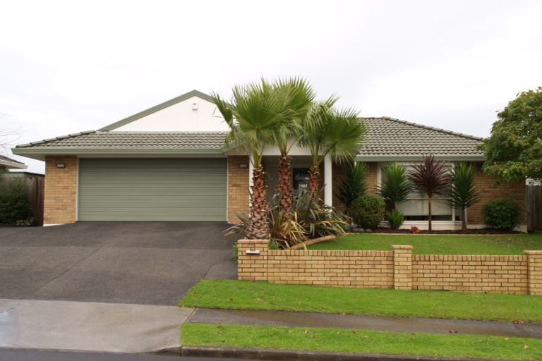 Photo of property in 3 Tolben Place, Golflands, Auckland, 2013