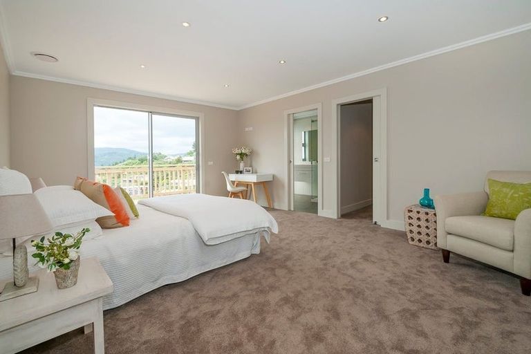 Photo of property in 43 Woodvale Grove, Fairfield, Lower Hutt, 5011