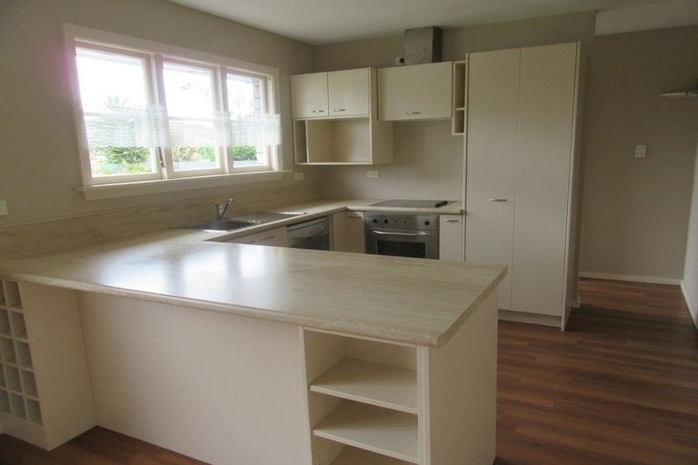 Photo of property in 4 Fairmile Place, Russley, Christchurch, 8042