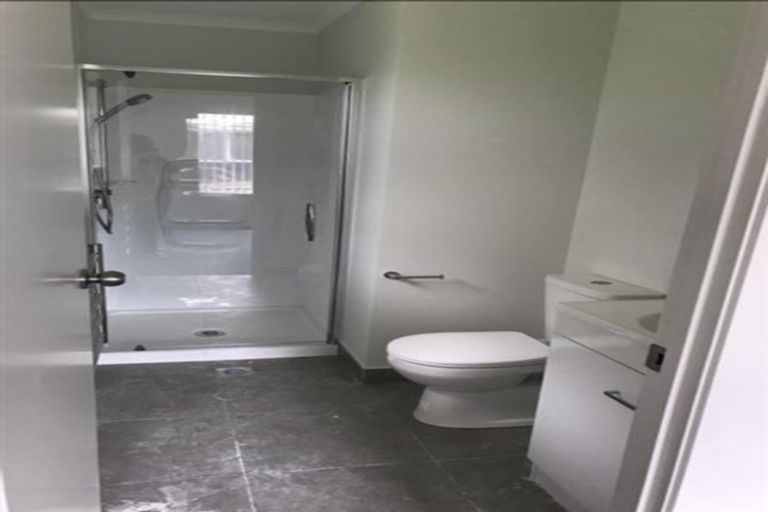 Photo of property in 129 Tidal Road, Mangere, Auckland, 2022