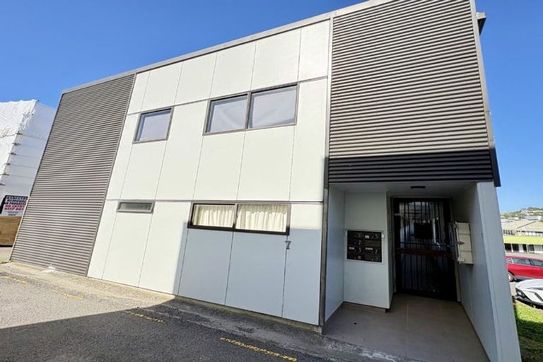 Photo of property in 2/7 Hall Avenue, Newtown, Wellington, 6021