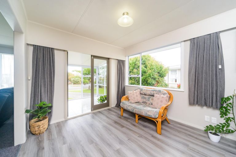 Photo of property in 44 Holdsworth Avenue, Milson, Palmerston North, 4414