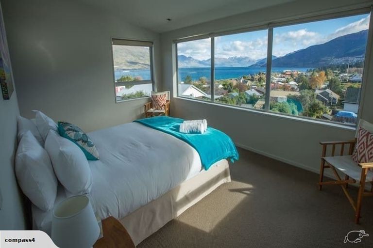 Photo of property in 17 Poplar Drive, Kelvin Heights, Queenstown, 9300