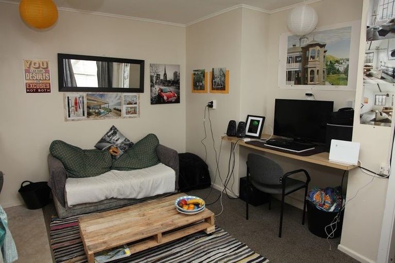 Photo of property in 14 Bidwill Street, Mount Cook, Wellington, 6021