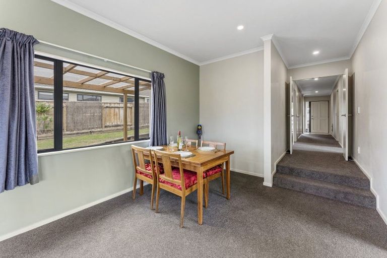 Photo of property in 29 James Nairn Grove, Riverstone Terraces, Upper Hutt, 5018