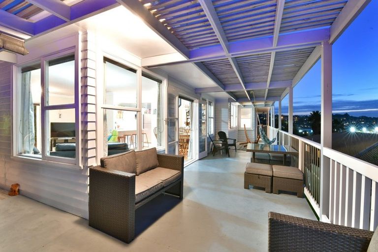 Photo of property in 135 Stanmore Bay Road, Stanmore Bay, Whangaparaoa, 0932