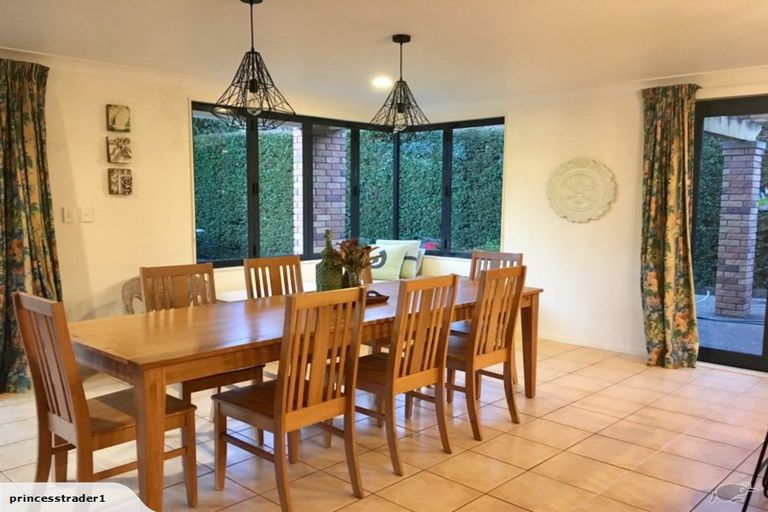 Photo of property in 9 Dallinger Street, St Andrews, Hamilton, 3200